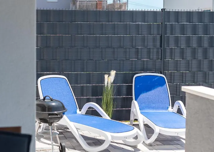 Cvit Lägenhet *